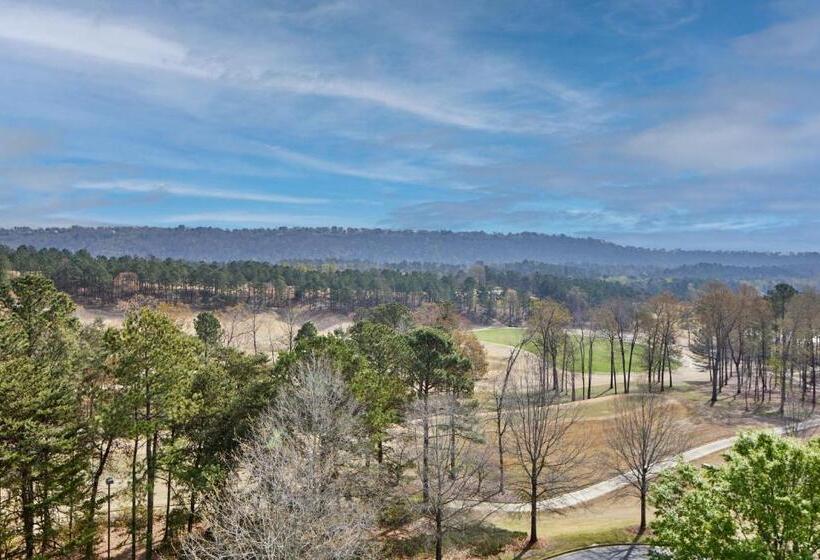 스탠다드 룸 퀸사이즈 침대, Renaissance Birmingham Ross Bridge Golf Resort & Spa