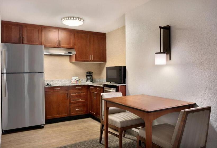 Люкс Адаптированный для Инвалидов, Residence Inn By Marriott Baltimore Downtown/ Inner Harbor