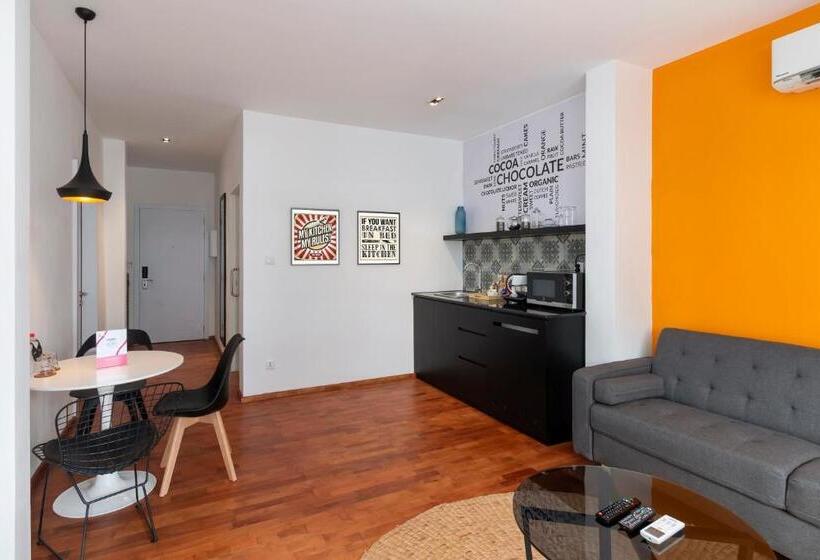 سوییت خانوادگی, Tao Riverside Residence