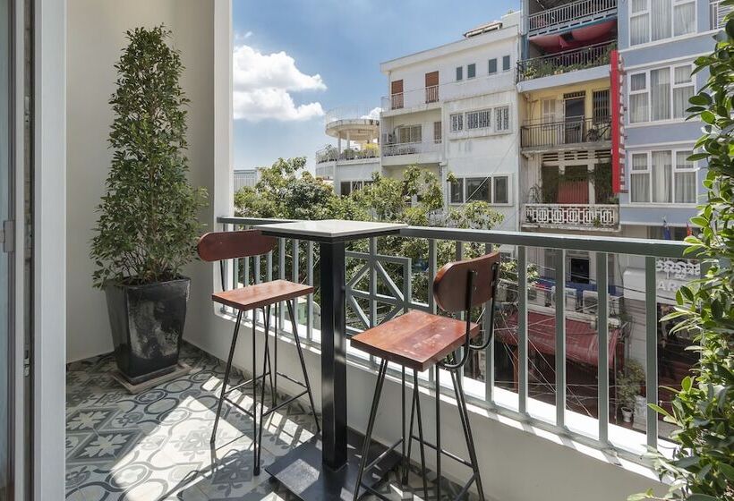 استودیوی لوکس, Tao Riverside Residence