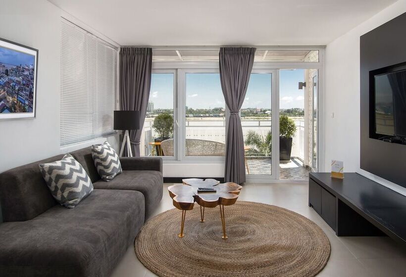 سوئیت پنت هاوس, Tao Riverside Residence