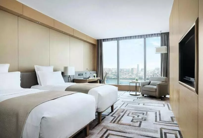 キングサイズベッドのエクゼクティブルーム, Langham Place Guangzhou   Walking Distance To Canton Fair & Overseas Buyers Registration Service