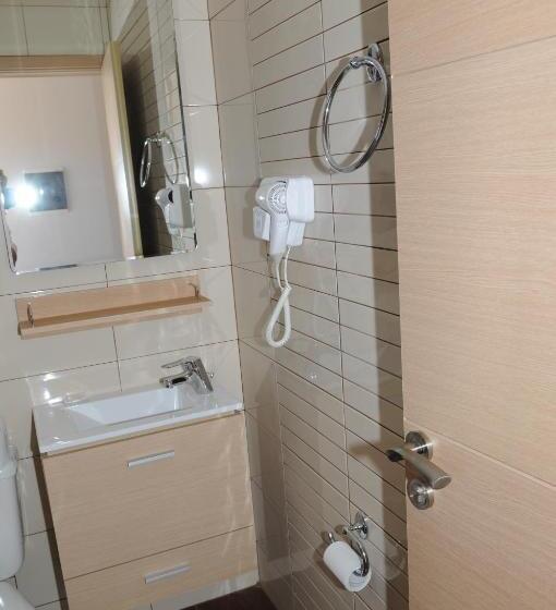 דירת שני חדרים, Natalie