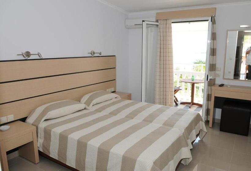 דירת שני חדרים, Natalie