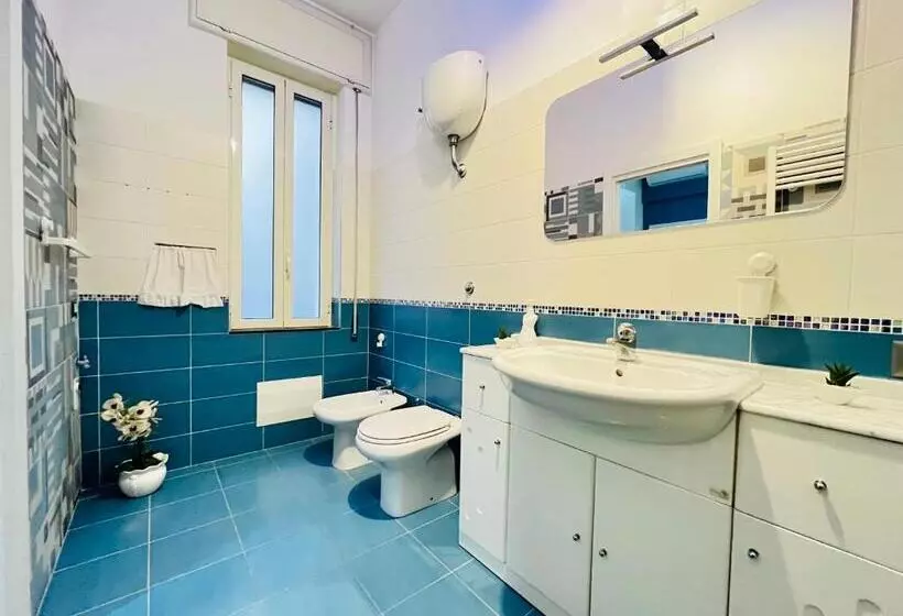 اتاق کلاسیک چهارنفره, Bed Boutique Napoli Colors