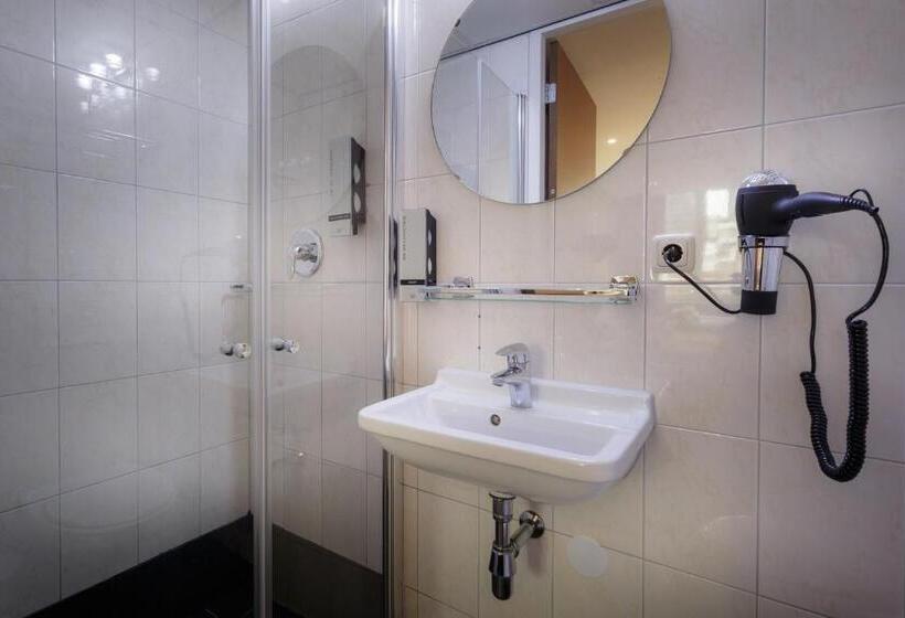 اتاق استاندارد سه نفره, Amsterdam Downtown