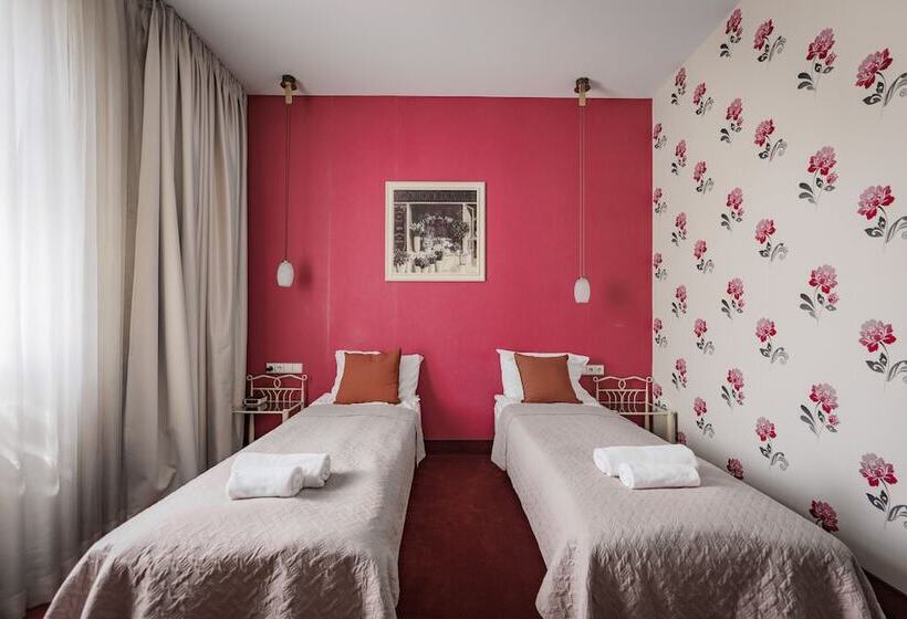 اتاق استاندارد یک نفره, Moon Garden Boutique