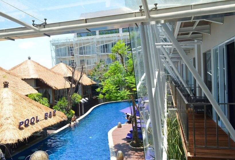 غرفة ديلوكس مطلة على حمام السباحة, Grand Mega Resort & Spa Bali