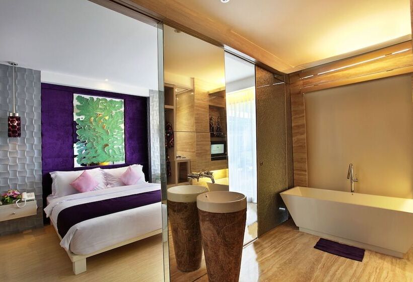 غرفة ديلوكس مطلة على حمام السباحة, Grand Mega Resort & Spa Bali