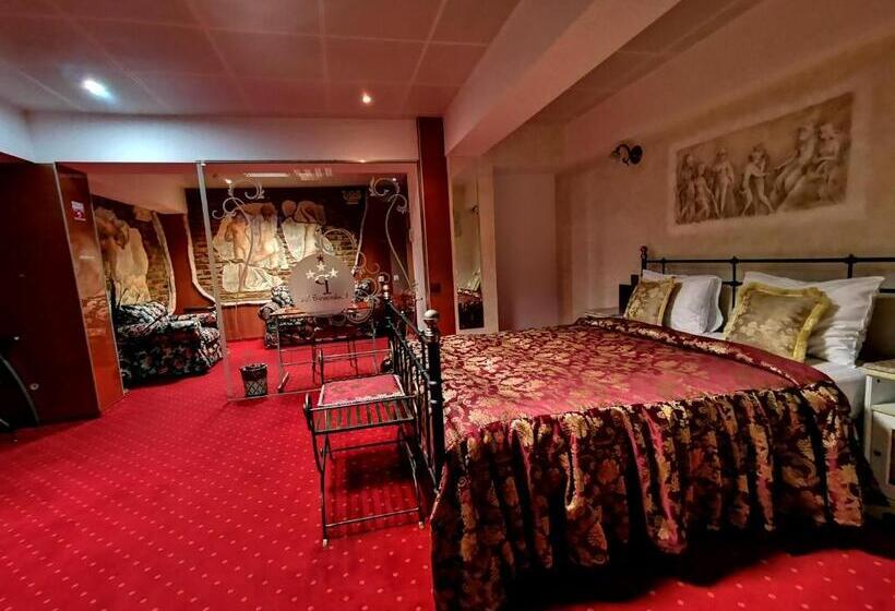 اتاق سوپریور با تخت بزرگ, Grand Pier  Old Town