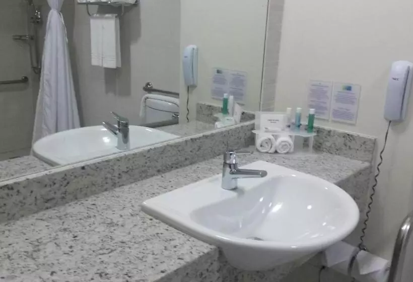 身障者適用スタンダードルーム, Holiday Inn Express Belem Ananindeua, An Ihg