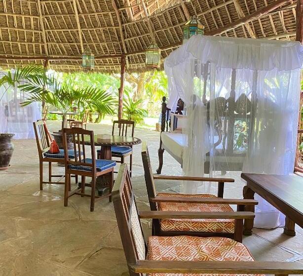 سوییت جونیور, Kilili Baharini Resort & Spa