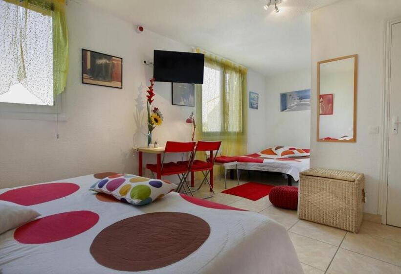 غرفة عائلية, Logis Hôtel Corintel Bordeaux Est