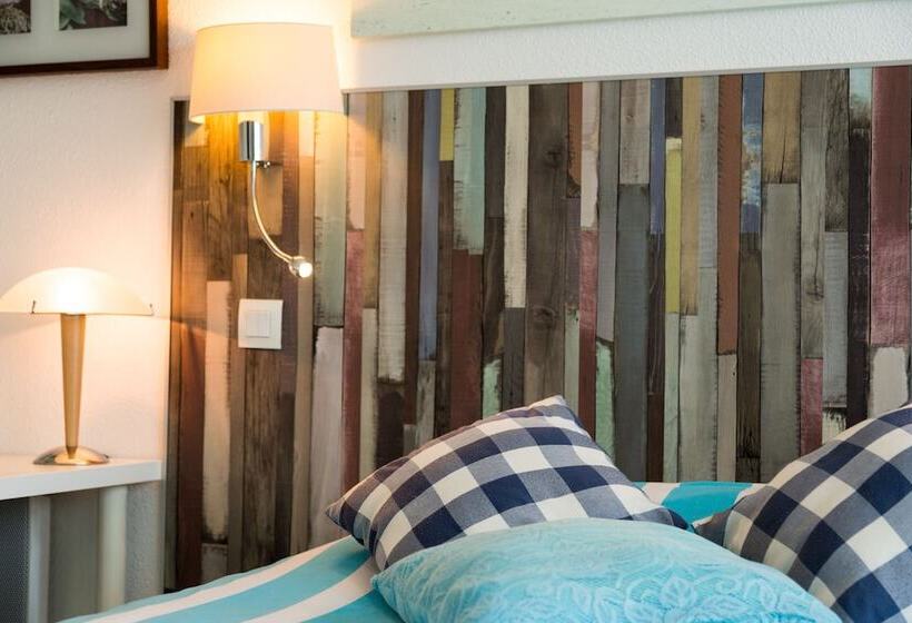 غرفة قياسية ثلاثية, Logis Hôtel Corintel Bordeaux Est