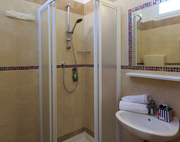 غرفة سوبيريور ثلاثية, Mini