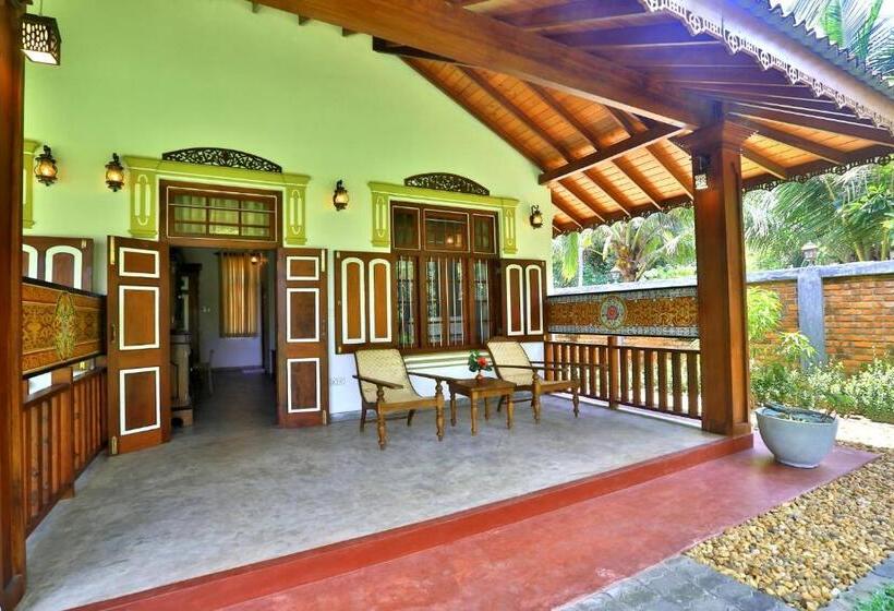 Номер Deluxe Кровать Кинг, Sandali Walauwa