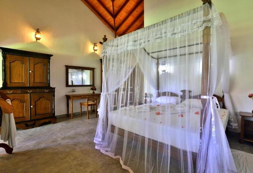 Номер Deluxe Кровать Кинг, Sandali Walauwa