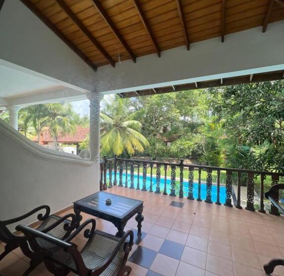 Номер Deluxe, Sandali Walauwa