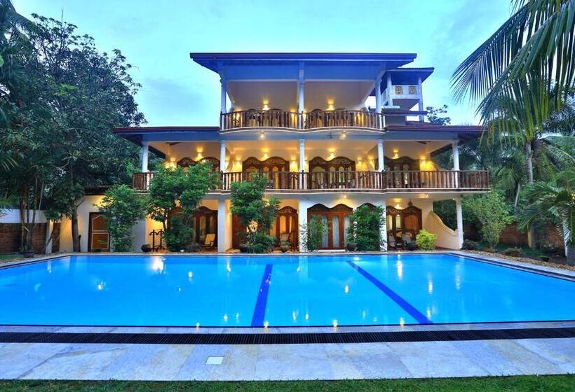 Номер Deluxe Вид на Бассейн, Sandali Walauwa