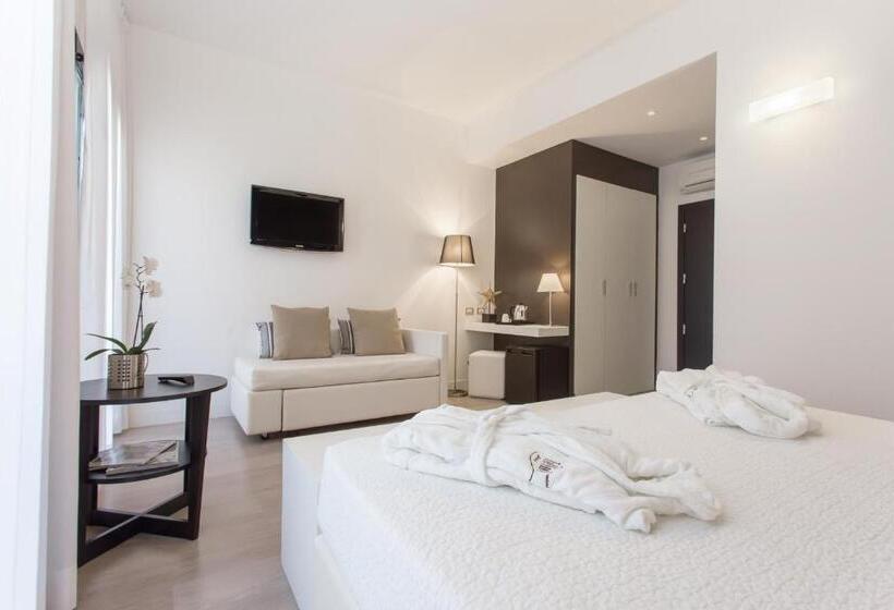 سوییت جونیور, Tiffany & Resort