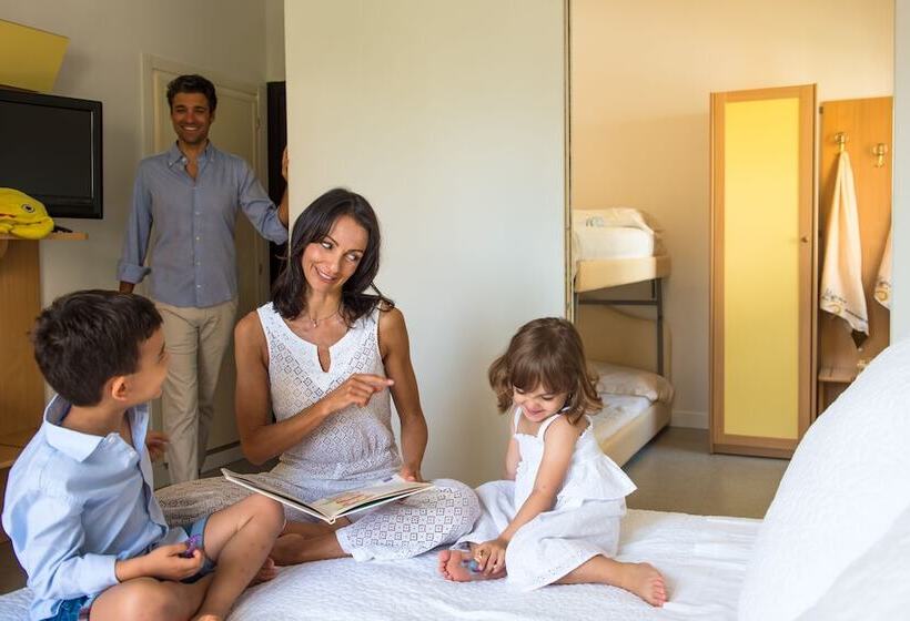 اتاق استاندارد سه نفره, Tiffany & Resort