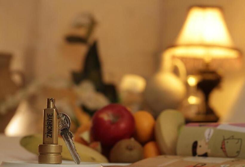 اتاق استاندارد سه نفره, Zinciriye