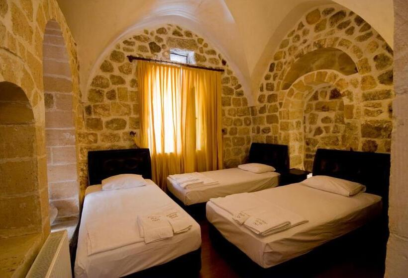 اتاق استاندارد سه نفره, Zinciriye