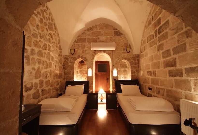 اتاق اکونومی یک تخته, Zinciriye