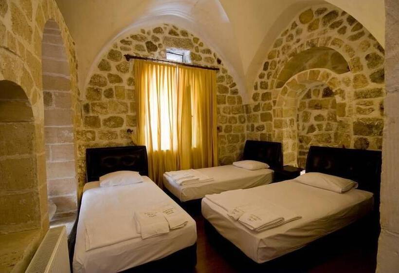 اتاق استاندارد سه نفره, Zinciriye