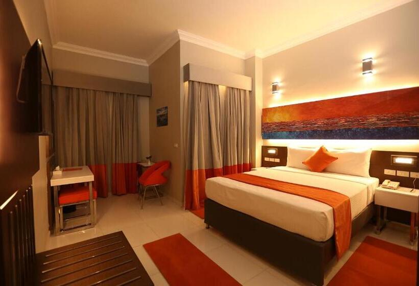 اتاق سوپریور با چشمانداز استخر, Marina Aqua Park