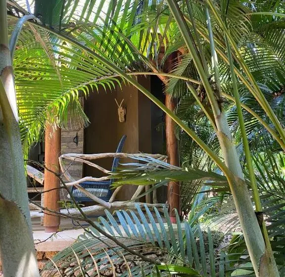 اتاق لوکس با بالکن, Mabamba Lodge
