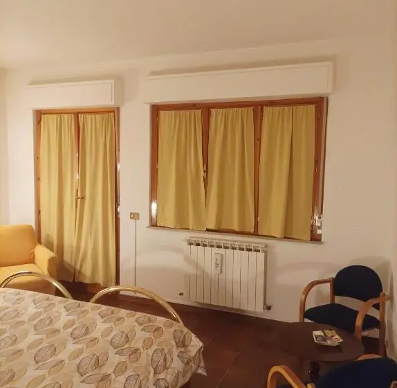 ガーデンビュースタンダードルーム, Rasna Heart Guest House
