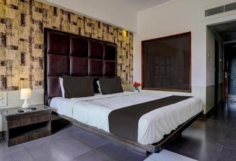 חדר סטנדרט לשלושה עם מרפסת, Collection O Martins Inn