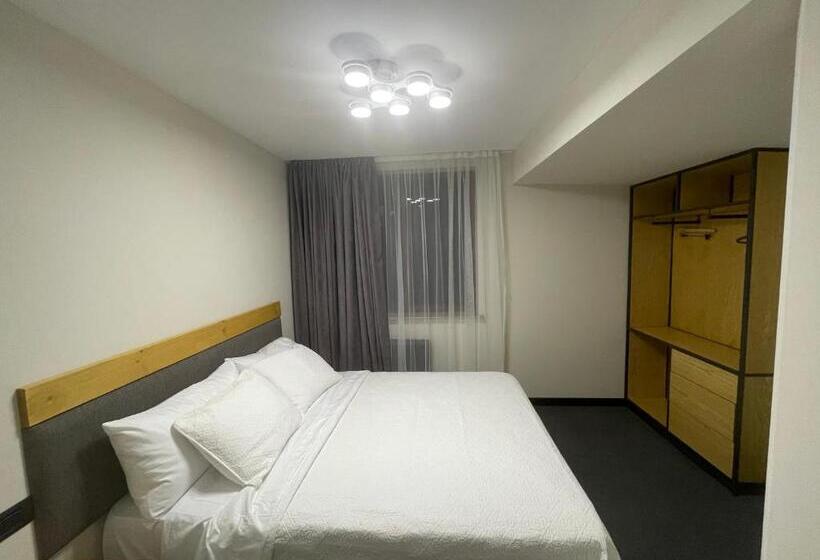 디럭스 스튜디오, Mist Boutique