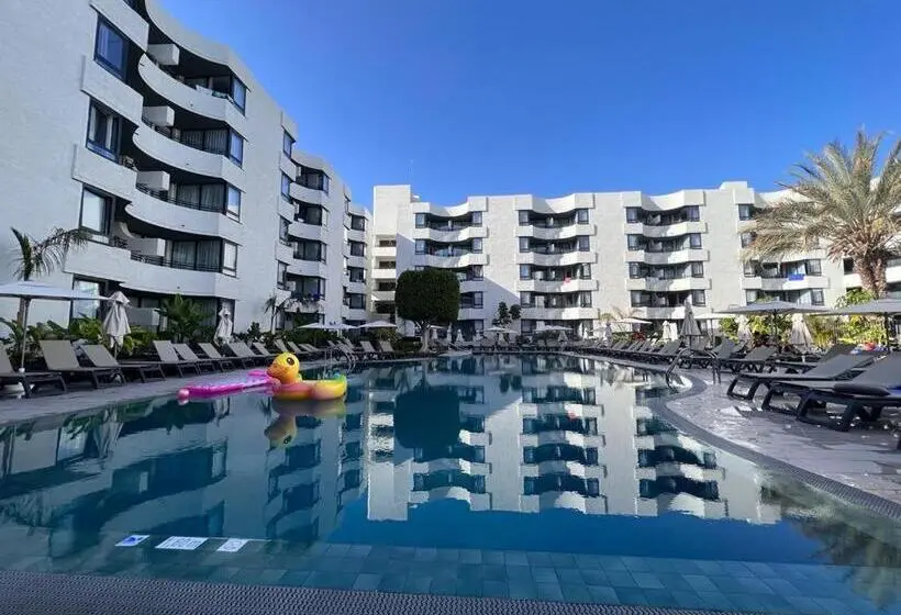 プールの見える１ベッドルームアパートメント, Luxury Apartment With Pool View