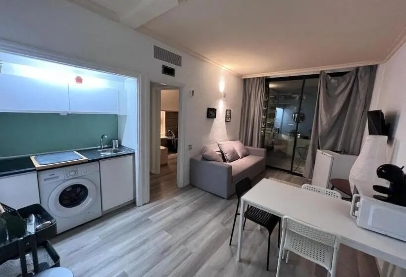 プールの見える１ベッドルームアパートメント, Luxury Apartment With Pool View
