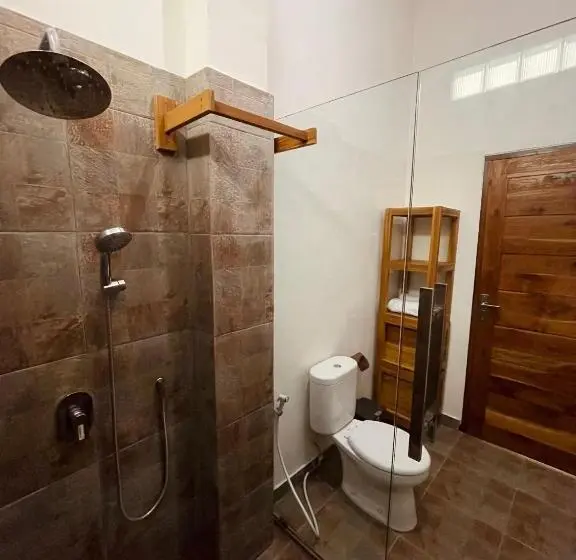 デラックスルーム, Surfers Villa And Resorts Medewi