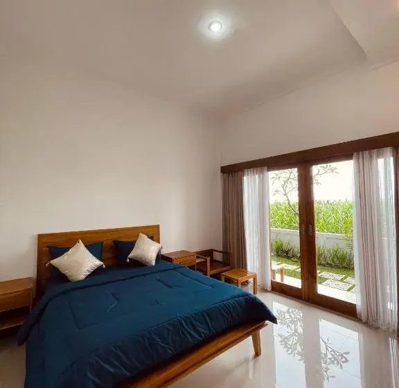 デラックスルーム, Surfers Villa And Resorts Medewi