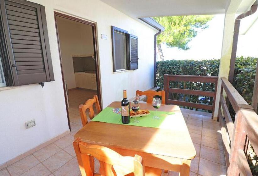 דירת חדר נוף לגינה, Torre Santo Stefano