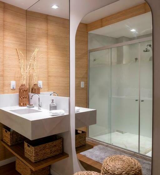 高级大房间, Canto