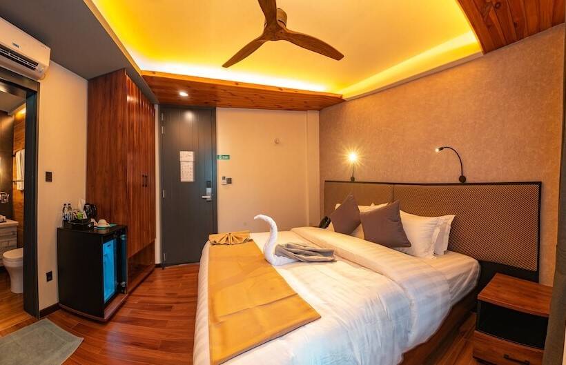 اتاق لوکس, Chen Beach Inn