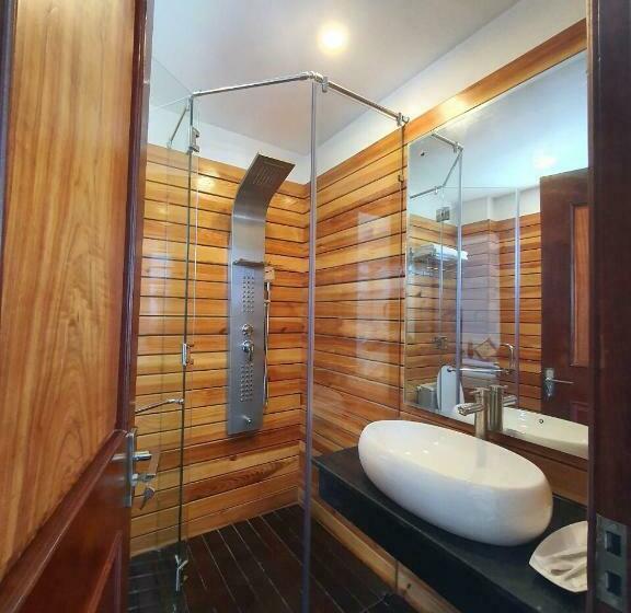 스탠다드 룸, Song Anh