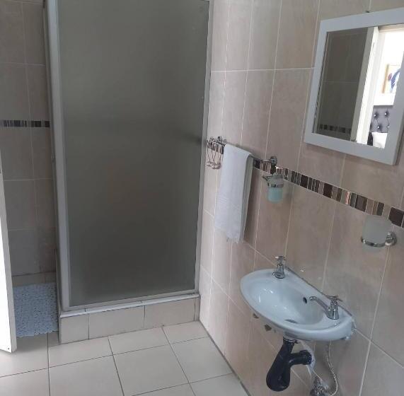 اتاق استاندارد, Fabulous Rest Inn