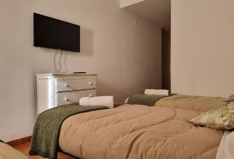 اتاق استاندارد سه نفره, Ncantadarooms