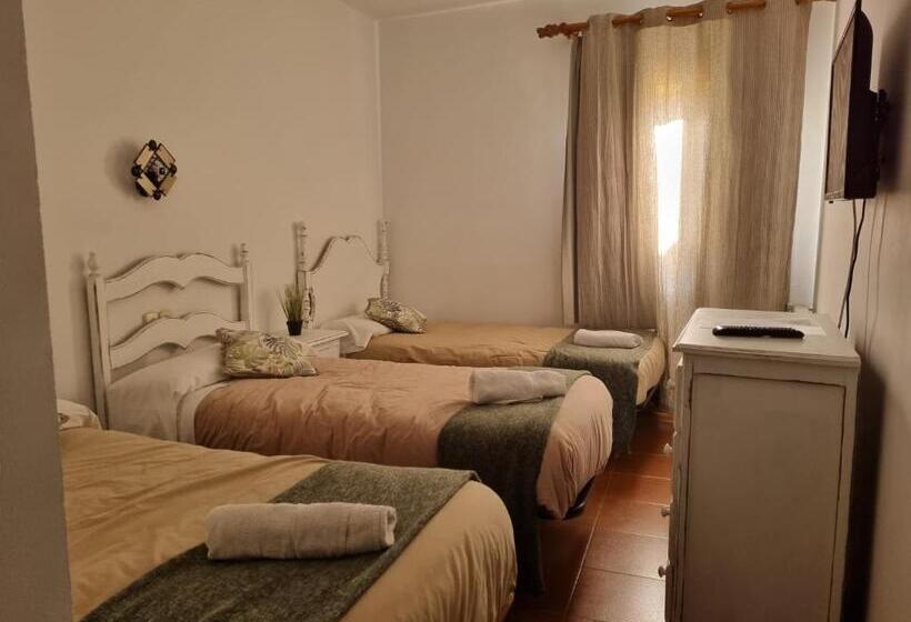 اتاق استاندارد سه نفره, Ncantadarooms