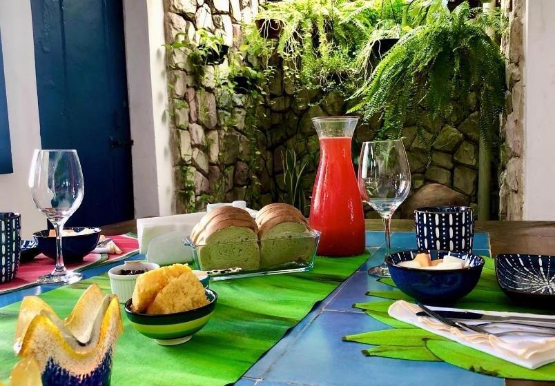 סוויטה נוף לגינה, Guest House & Art Gallery