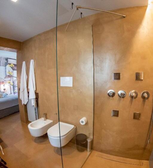 발코니 디럭스 룸, Locanda Susuiusu Keyless Entry