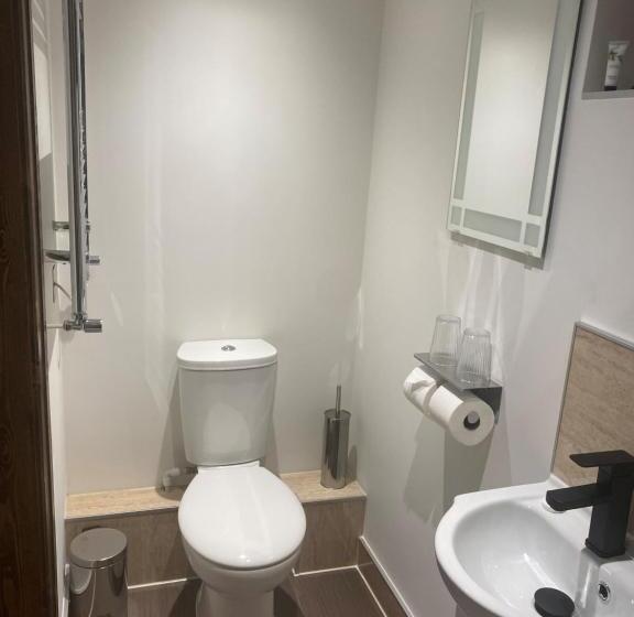 스탠다드 룸 킹사이즈 침대, Comus Inn