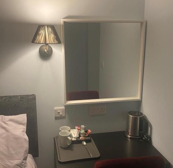 디럭스 룸, Comus Inn