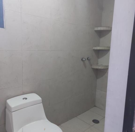 اتاق خانوادگی, El Ancla